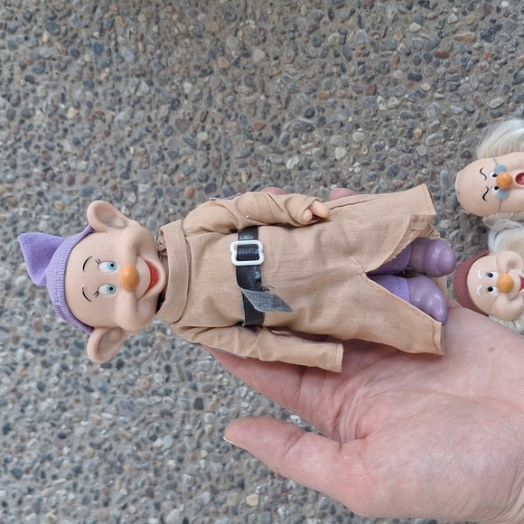 Vintage Disney Snow White and the 7 Dwarves Jointed Doll Set - Picture 2 of 10